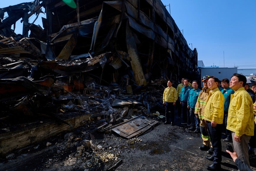 South Korean President Lee Jae Myung inspects a burnt car parts factory in Daejeon, South Korea, March 21, 2026.   Yonhap via REUTERS   THIS IMAGE HAS BEEN SUPPLIED BY A THIRD PARTY. NO RESALES. NO ARCHIVES. SOUTH KOREA OUT. NO COMMERCIAL OR EDITORIAL SALES IN SOUTH KOREA.