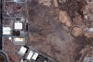 A satellite image shows airstrike craters over the underground centrifuge halls of the Natanz Enrichment Facility, following U.S. airstrikes amid the Iran-Israel conflict, in Natanz County, Iran, June 22, 2025. Maxar Technologies/Handout via REUTERS THIS IMAGE HAS BEEN SUPPLIED BY A THIRD PARTY. NO RESALES. NO ARCHIVES. MANDATORY CREDIT. DO NOT OBSCURE LOGO.