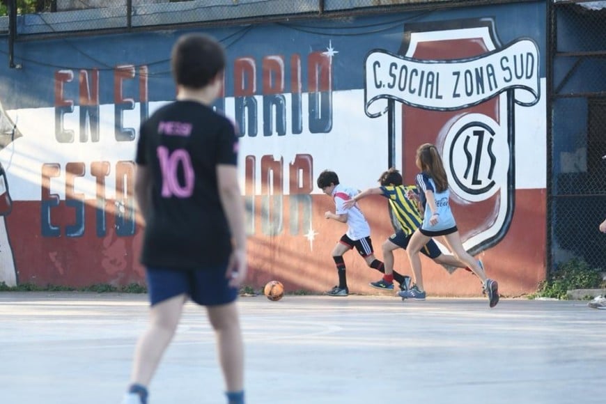 Tras el fin del programa «Hay Equipo», Rosario oficializó una cuota social para sostener el deporte en clubes.