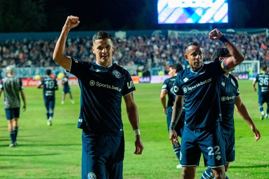 Los mendocinos festejaron y lideran la zona.