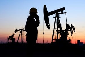 Las decisiones diplomáticas influyeron en la volatilidad de los precios del petróleo.