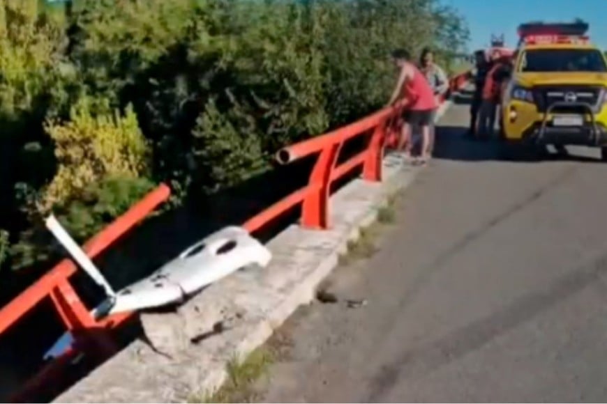 Autopista Rosario–Santa Fe: despiste de camión en el km 30, a la altura de Villa La Ribera