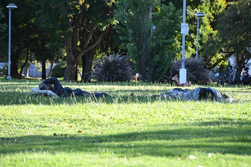 Detrás de la Terminal de Ómnibus, se ven escenas como esta.