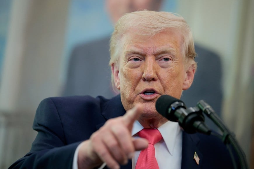 U.S. President Donald Trump speaks as he attends Markwayne Mullin's swearing-in as Department of Homeland Security (DHS) Secretary, at the White House in Washington, D.C., U.S., March 24, 2026. REUTERS/Evan Vucci