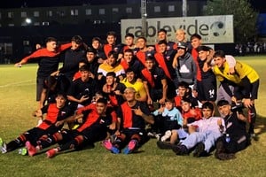 Colón, clasificó en una dramática definición desde el punto del penal. Gentileza