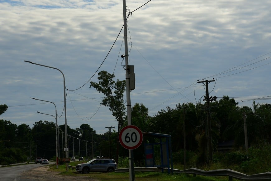En varios tramos hay radares y la velocidad máxima es de 60 km/h. Flavio Raina.