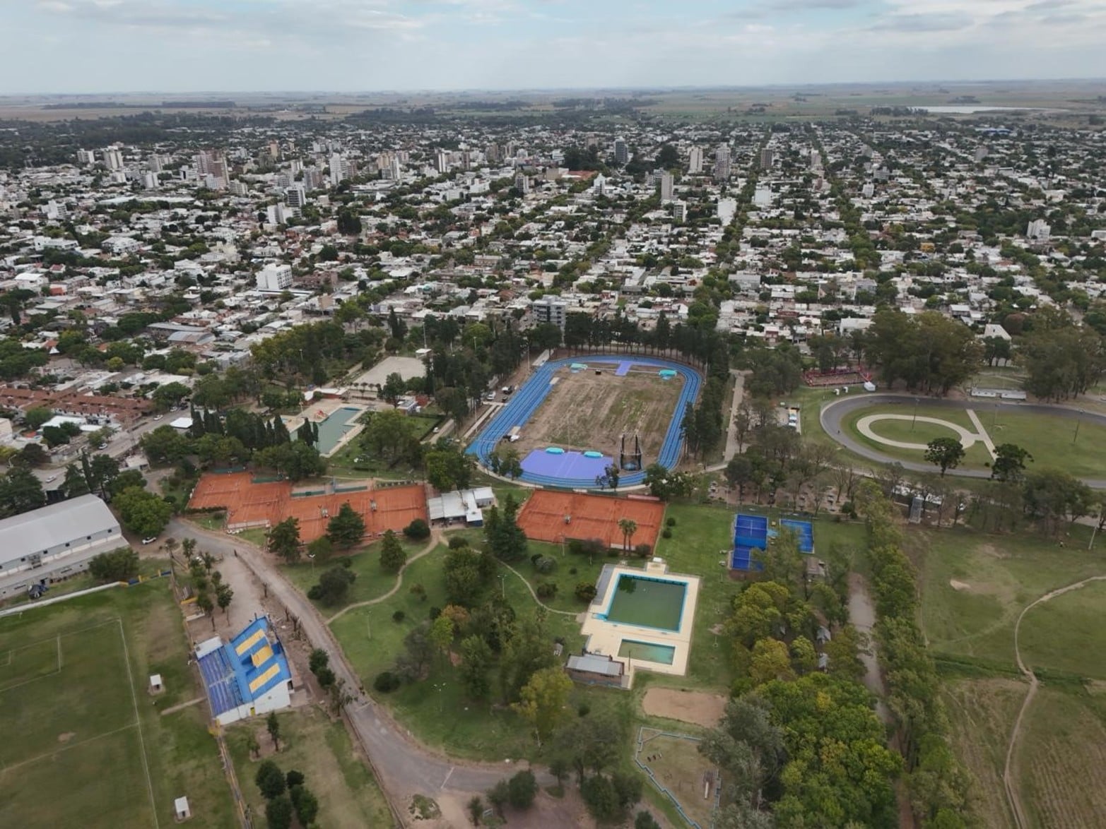 La nueva pista de atletismo en la ciudad de Venado Tuerto.