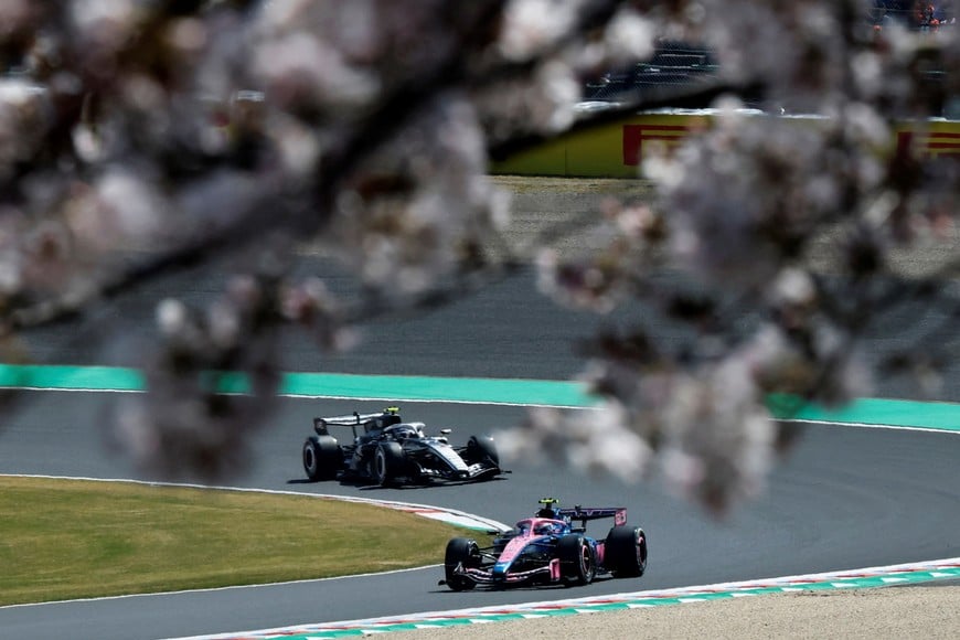 Formula One F1 - Japanese Grand Prix - Suzuka Circuit, Suzuka, Japan - March 27, 2026
Alpine's Franco Colapinto and Cadillac's Valtteri Bottas in action during the first practice session REUTERS/Kim Kyung-Hoon