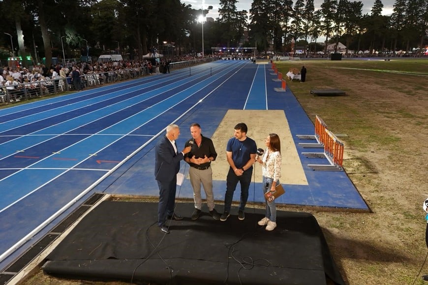 Lisandro Enrico y Leonel Chiarella presentes en el acto oficial. Crédito: Fernando Nicola