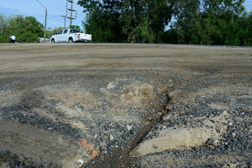 Otra cárcava en la ruta 1. Flavio Raina.