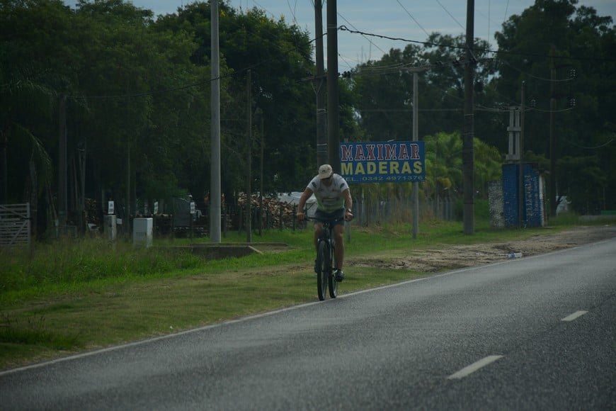 Si muerde la banquina es un peligro. Flavio Raina.