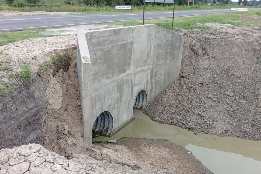 "Con las intervenciones en 26 kilómetros de canales y la ejecución de nuevas alcantarillas, logramos acelerar el drenaje y mejorar la protección de los vecinos”.