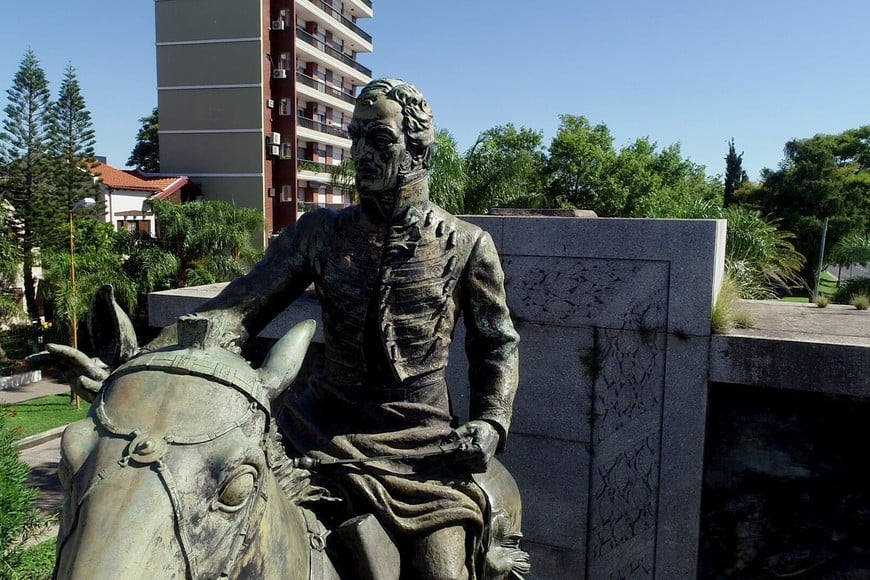 El Monumento al Brigadier, en la Costanera santafesina. Crédito: Fernando Nicola