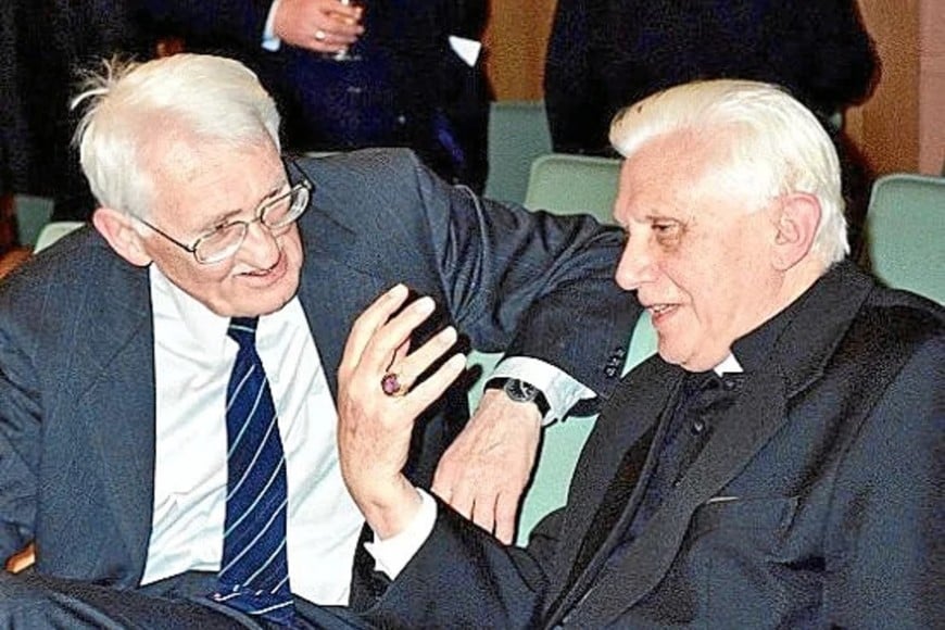 Jürgen Habermas y Joseph Ratzinger compartían su condición de intelectuales y alemanes de la misma generación (1929 y 1927, en ese orden), y por lo tanto experimentaron en su propia persona el peor periodo de Alemania.