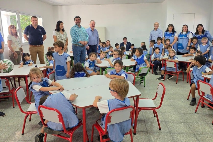 Los nuevos salones estarán en establecimientos educativos de las localidades de San Cristóbal, Aguará Grande, Colonia Rosa, San Guillermo y Monte Oscuridad.