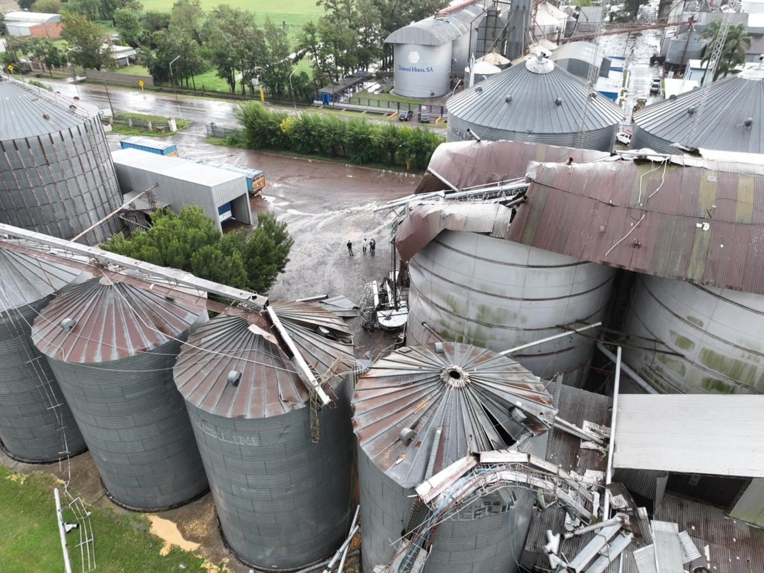 Temporal destruyó una planta de acopio en Bombal.