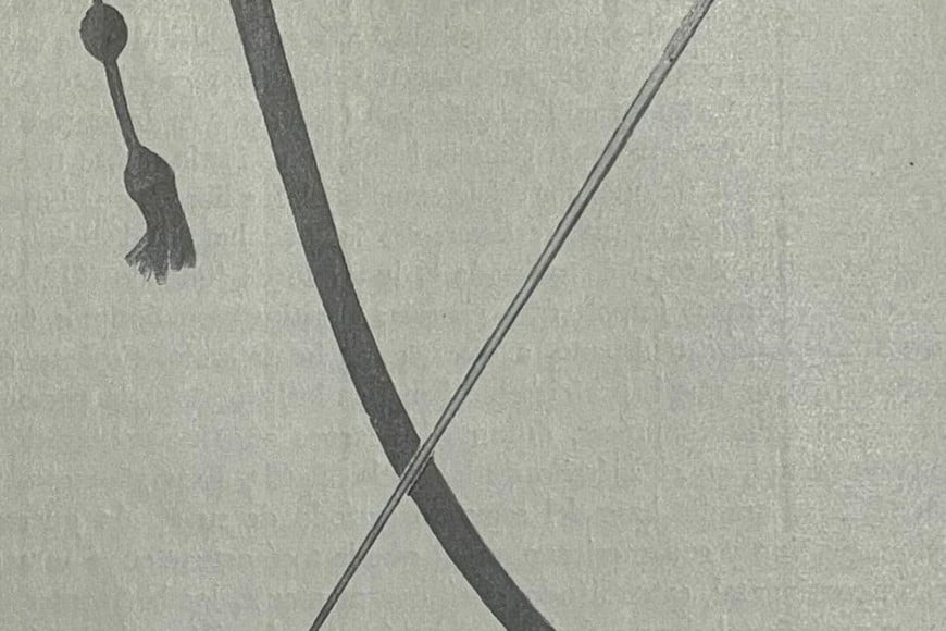 Composición fotográfica que refleja en una misma imagen el simbólico binomio sanmartiniano: la espada de Bailén y el sable corvo de Chacabuco y Maipu.