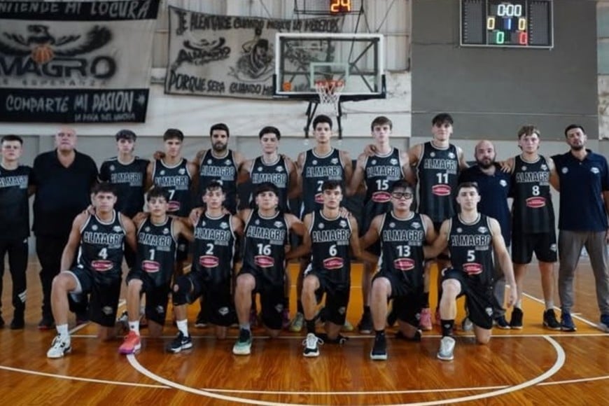 Almagro aplastó a Alma Juniors en el clásico