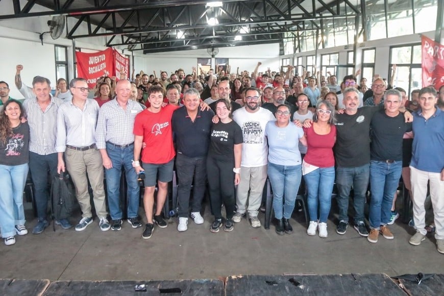 La foto del final del encuentro socialista realizado en Villa Gobernador Gálvez. Foto: Partido Socialista
