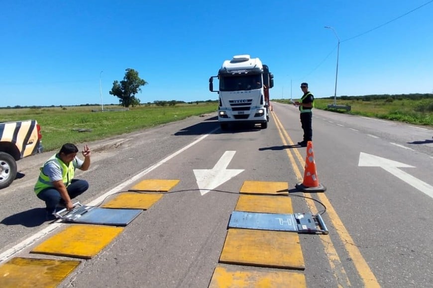 Operativo de pesajes en rutas santafesinas. Crédito: APSV