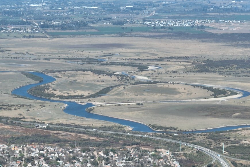 Vista aérea del Salado a orillas de Santa Fe. Fernando Nicola.