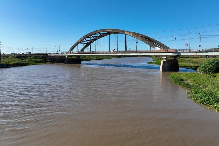 Por debajo del puente Carretero. Fernando Nicola.
