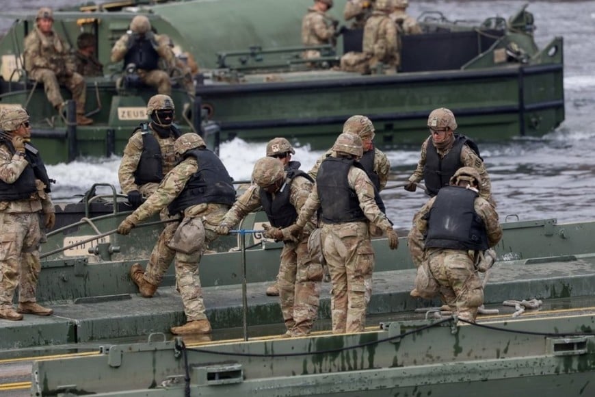 Estados Unidos despliega tropas terrestres en Irán. Foto: Reuters.