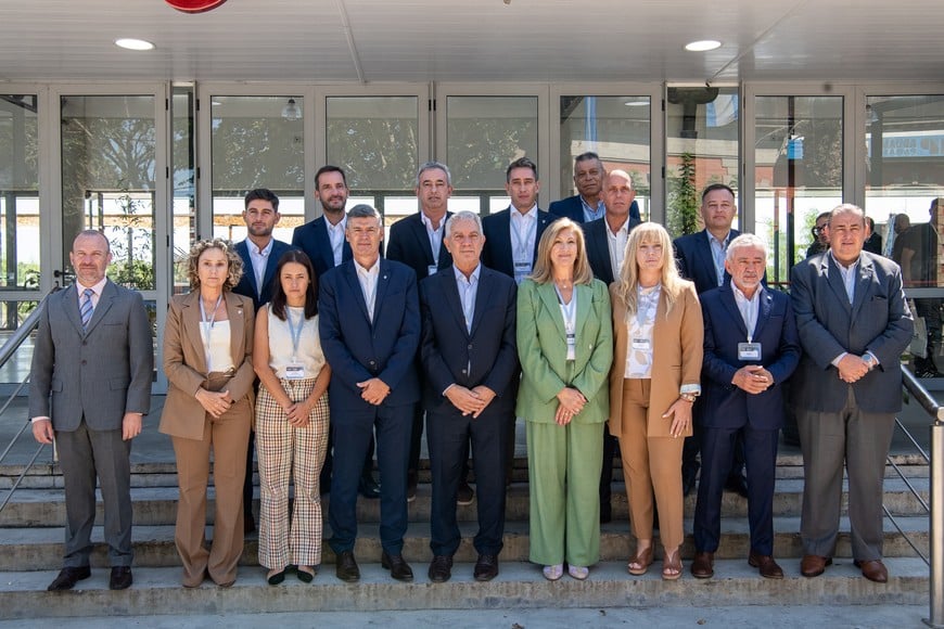 Los intendentes este martes en Paraná. Crédito: COFEIN