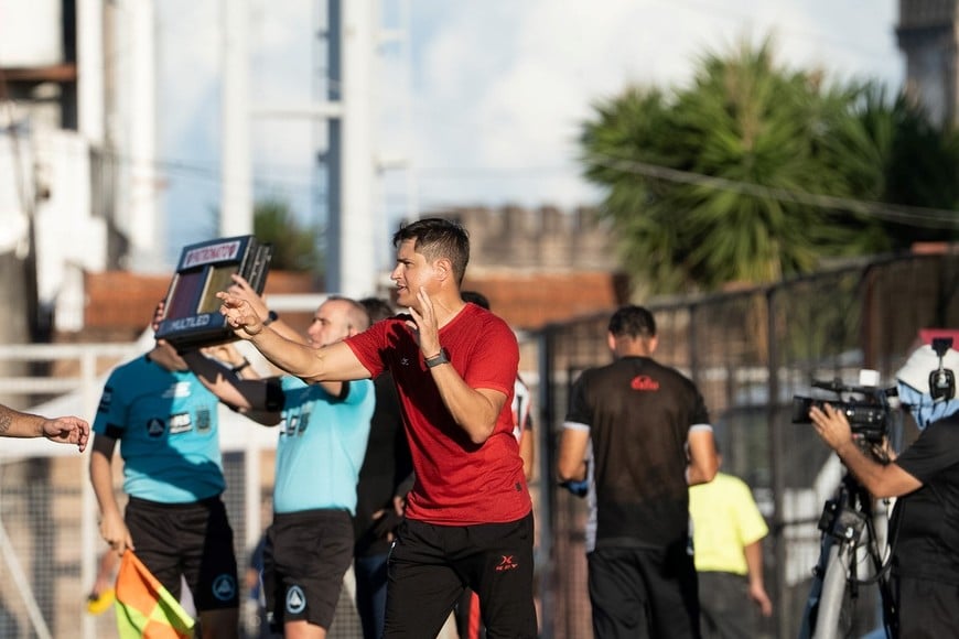 El DT trabaja en estrategias para mantener la cohesión del plantel en 2026. Crédito: Gentileza Prensa Colón.