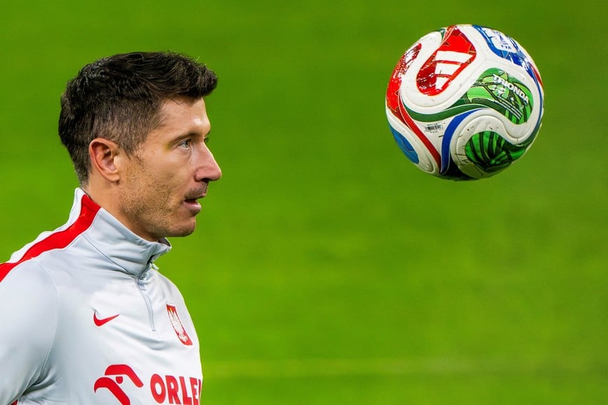 Soccer Football - FIFA World Cup - UEFA Qualifiers - Finals - Poland Training - Stockholm, Sweden - March 30, 2026
Poland's Robert Lewandowski during training
Jonas Ekstromer/TT News Agency via REUTERS
ATTENTION EDITORS - THIS IMAGE WAS PROVIDED BY A THIRD PARTY. SWEDEN OUT. NO COMMERCIAL OR EDITORIAL SALES IN SWEDEN.