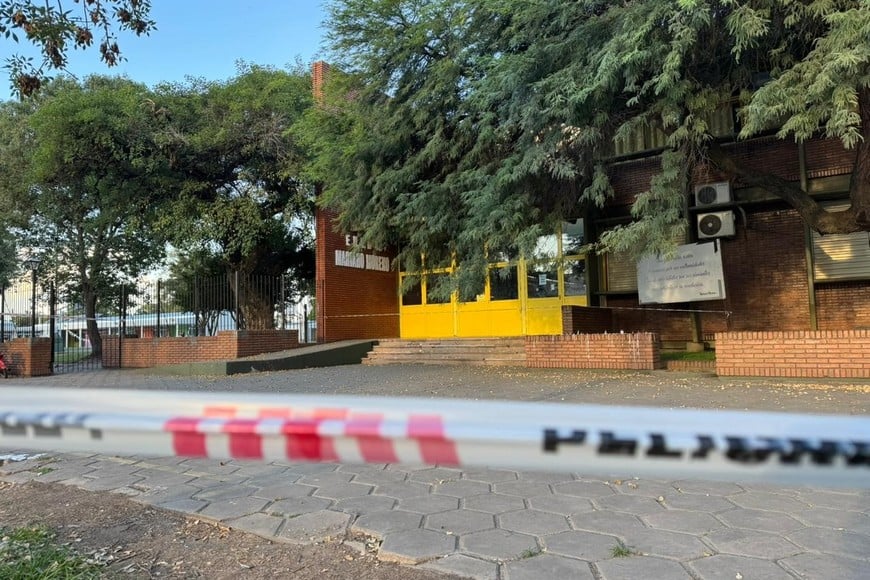 Así luce la escuela a días del episodio en San Cristóbal. Crédito: El Litoral