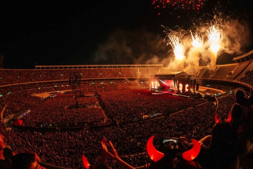 Tercera fecha de AC/DC en River, cumpleaños de Angus Young