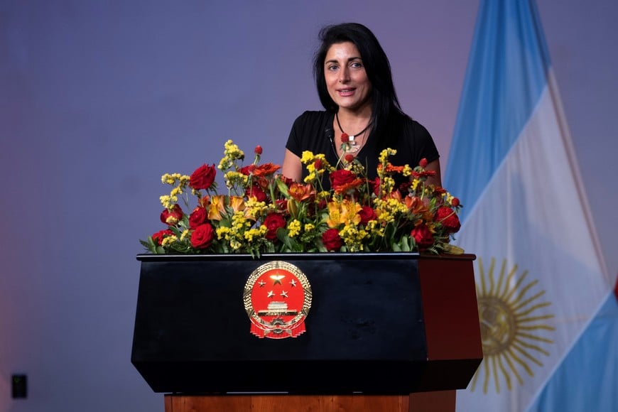 (250118) -- BUENOS AIRES, 18 enero, 2025 (Xinhua) --  Imagen del 17 de enero de 2025 de la diputada nacional Juliana Santillán, vicepresidenta de la Comisión de Relaciones Exteriores de la Cámara Baja y presidenta del Grupo de Amistad Parlamentaria con China, hablando durante el evento de inicio de los festejos por la próxima llegada del Año Nuevo Chino, en la ciudad de Buenos Aires, capital de Argentina. Argentina inició el viernes los festejos por la próxima llegada del Año Nuevo Chino, la primera celebración en el país sudamericano luego de que la Organización de las Naciones Unidas para la Educación, la Ciencia y la Cultura reconociera a la Fiesta de la Primavera y las prácticas sociales del pueblo chino en la celebración del año nuevo tradicional como Patrimonio Cultural Inmaterial de la Humanidad. (Xinhua/Martín Zabala) (mz) (oa) (da)