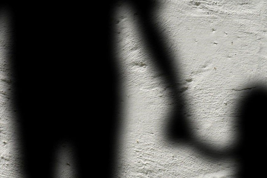 Los dos hombres habrían perpetrado los ataques cuando el niño quedaba bajo su cuidado. Foto: Archivo