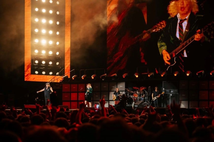 Tercera fecha de AC/DC en River, cumpleaños de Angus Young