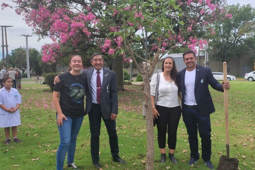 Matilde rindió homenaje a los héroes de Malvinas a 44 años de la gesta