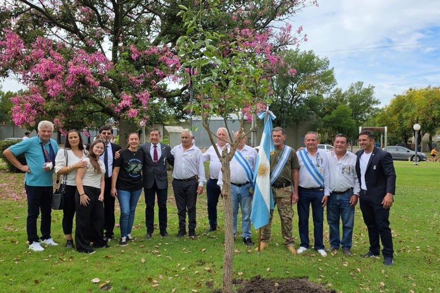 Matilde rindió homenaje a los héroes de Malvinas a 44 años de la gesta