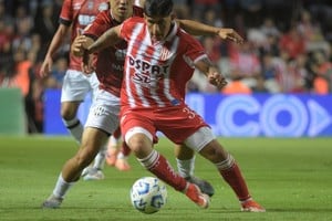 Vargas, cinco amarillas. Foto: Manuel Fabatía.