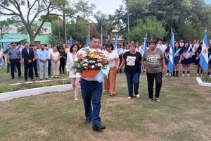Vera rindió homenaje a los héroes de Malvinas.