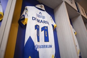 En Arroyito todos prenden velas para que el capitán y máxima figura del equipo pueda estar desde el arranque.