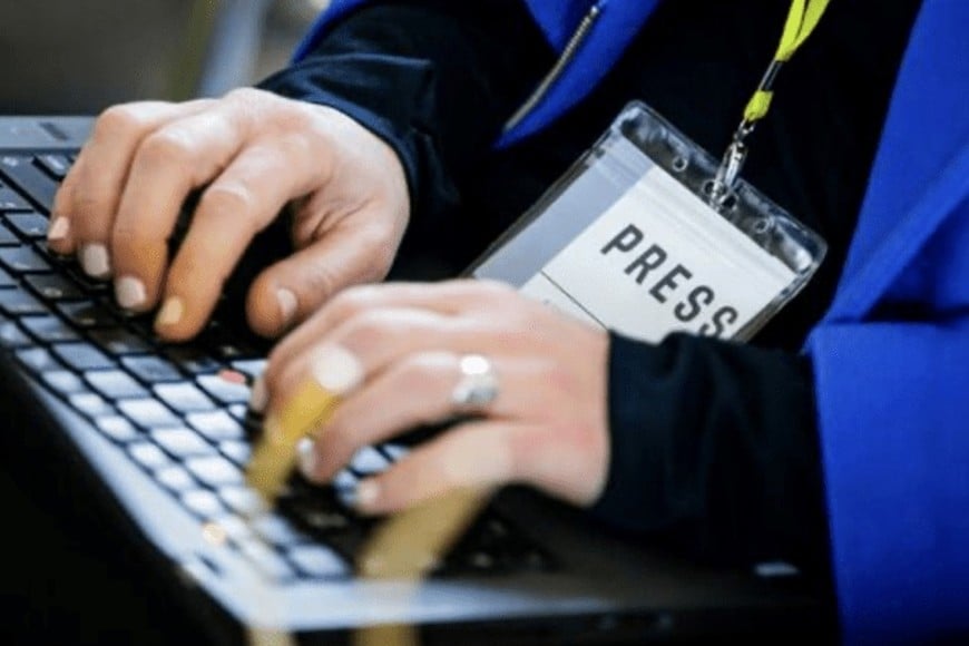Un informe de Fopea advierte sobre el incremento de agresiones a periodistas de numerosos medios del país desde el año 2023.