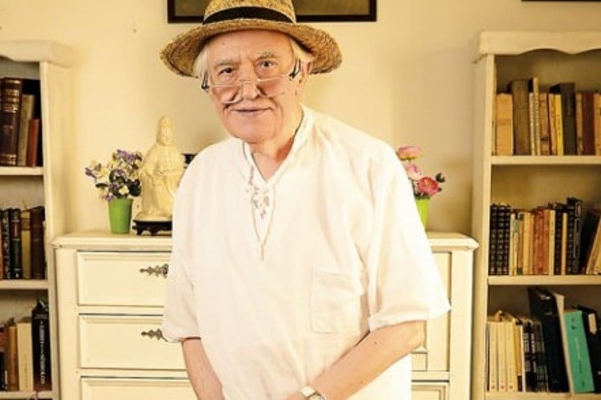 Hugo Padeletti (1928-2018). Artista y poeta santafesino que supo combinar su interés estético con el literario. Fabián Herrero lo recuerda en el epílogo de su reciente publicación como "un maestro muy humano", de una increíble humildad.