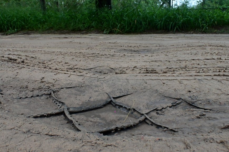 Asoman las geoceldas en las calles de arena. Flavio Raina.