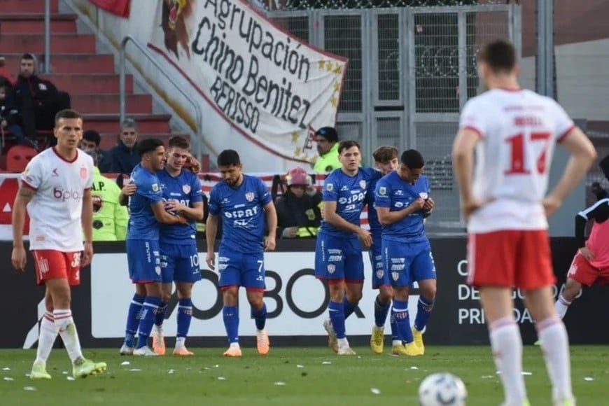 Uno de los festejos de aquel encuentro que Unión pudo resolver favorablemente en Uno, en 2023.