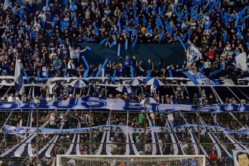 La AFA presentó la medida como una prueba piloto para seguir evaluando el regreso de ambas parcialidades.