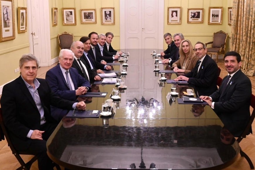 La Secretaria General de la Presidencia, Karina Milei, encabezó en Casa Rosada un encuentro de trabajo junto al Canciller, Pablo Quirno, el Presidente Ejecutivo de PromArgentina, Diego Sucalesca y representantes del sector cárnico para anunciar la Semana de la Carne Argentina en Estados Unidos.