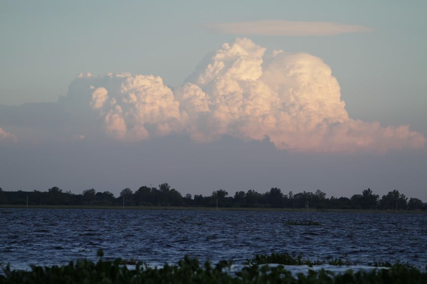 Agua arriba, agua abajo... Archivo.