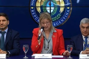 Pullaro y Monteoliva este miércoles en la conferencia.