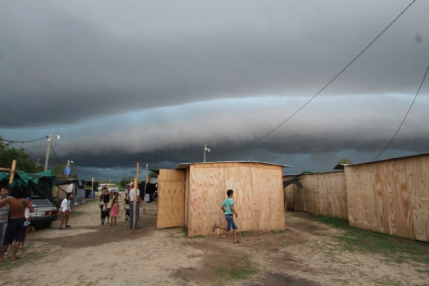 Se viene el agua... Registro de un centro de evacuados, durante la creciente de 2016 en Santa Fe. Archivo.