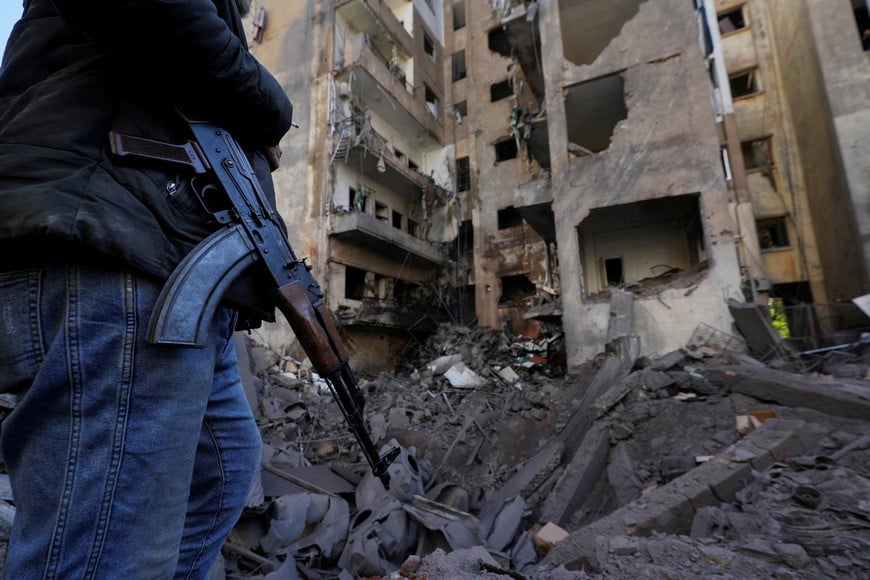 A man inspects the site of an Israeli strike in the southern suburbs of Beirut, Lebanon, April 9, 2026. REUTERS/Stringer     TPX IMAGES OF THE DAY